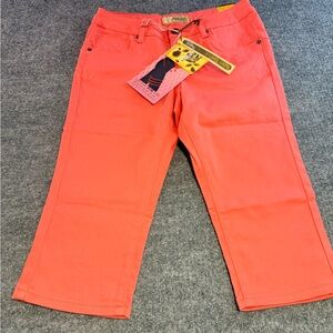 Hybrid & Company Coral Cropped Jeans - Straight Crop